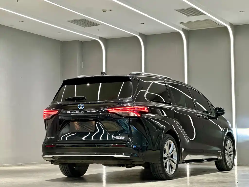 Toyota Toyota Sienna 2023 2.5L Hybrid Platinum Edition 2023 - thumbnail 9