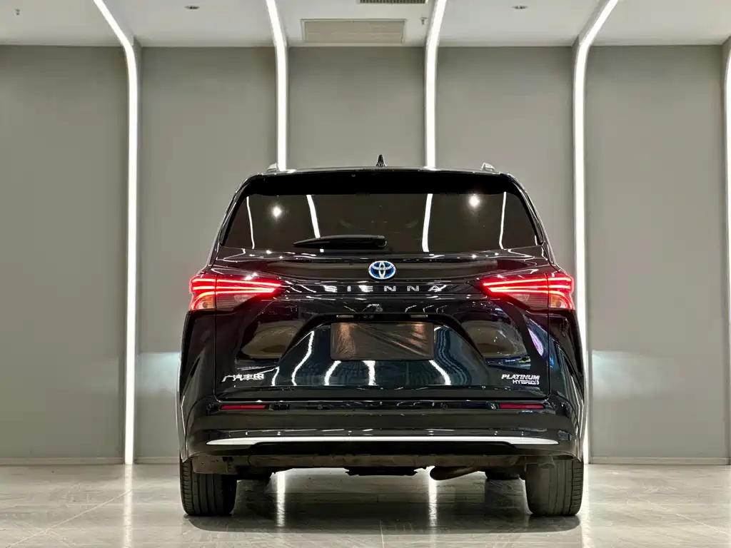 Toyota Toyota Sienna 2023 2.5L Hybrid Platinum Edition 2023 - thumbnail 10