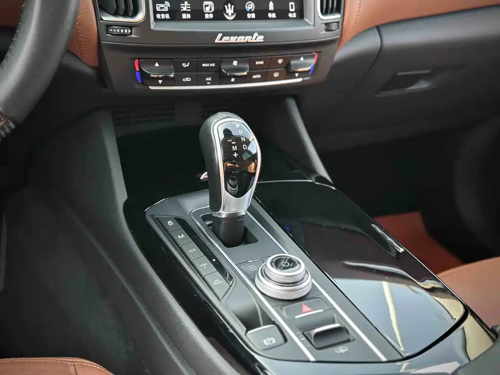 Maserati Maserati Levante 2016 3.0T Standard 2016 - thumbnail 9