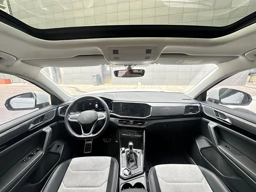 Volkswagen Tayron X 2020 330TSI Two-Wheel Drive Premium Intelligent Connectivity Edition 2022 - thumbnail 5
