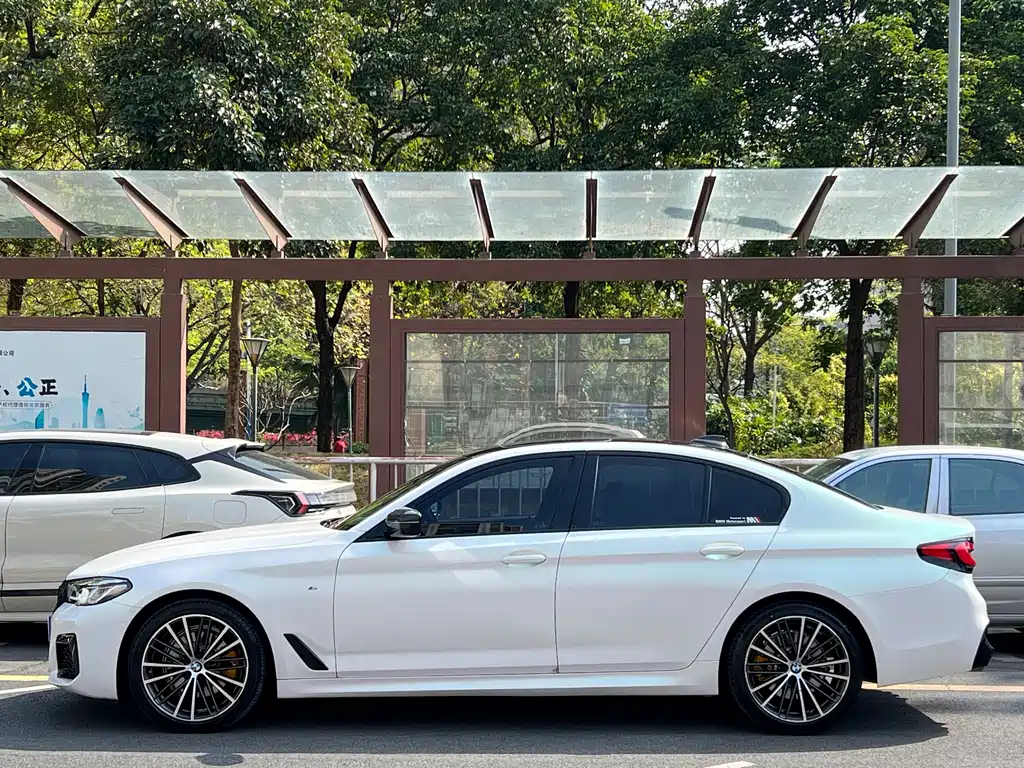 BMW BMW 5 Series Import 2018 525i M Sport Package 2018 - thumbnail 4