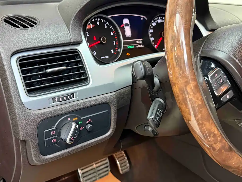 Volkswagen Volkswagen Touareg 2011 3.0 TSI Hybrid 2013 - thumbnail 6