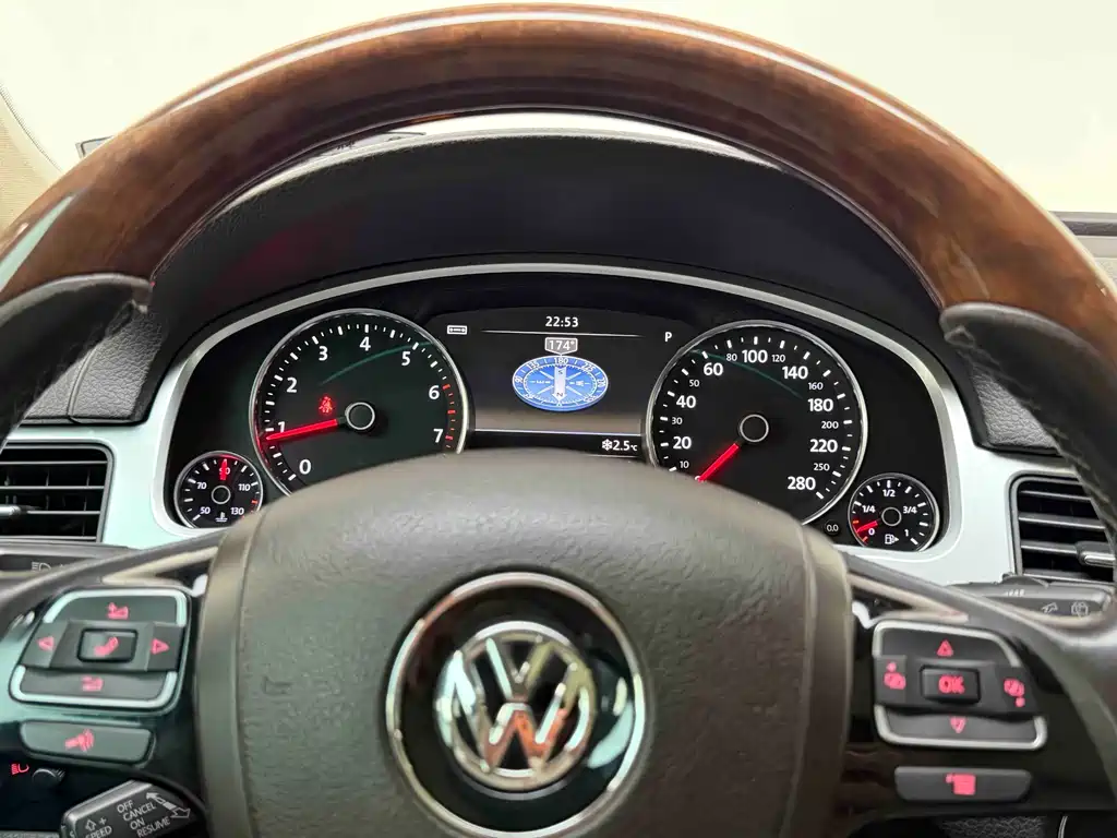 Volkswagen Volkswagen Touareg 2011 3.0 TSI Hybrid 2013 - thumbnail 8