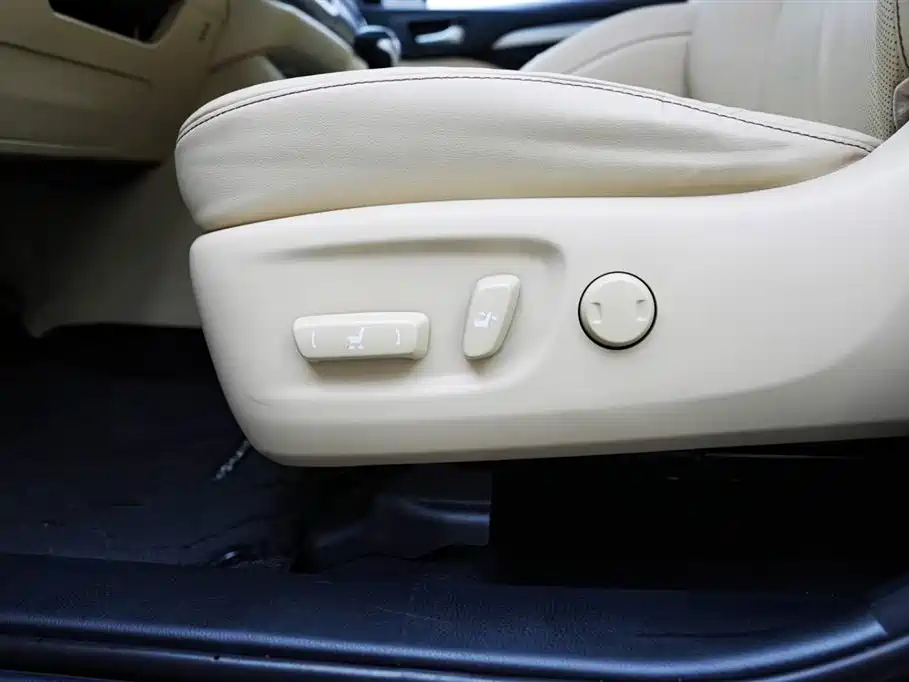 Toyota Toyota Highlander 2018 2.0T 2WD Luxury Edition 7-seater China V 2018 - thumbnail 7