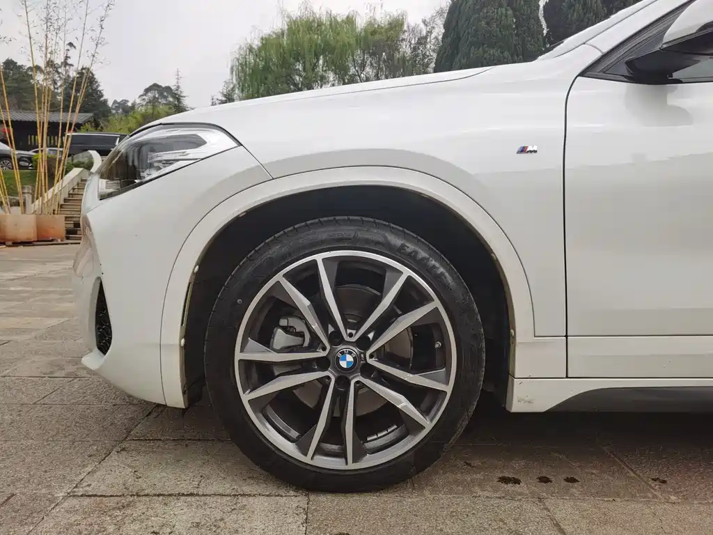 BMW BMW X2 2021 sDrive25i M Sport Package Premium 2021 - thumbnail 4