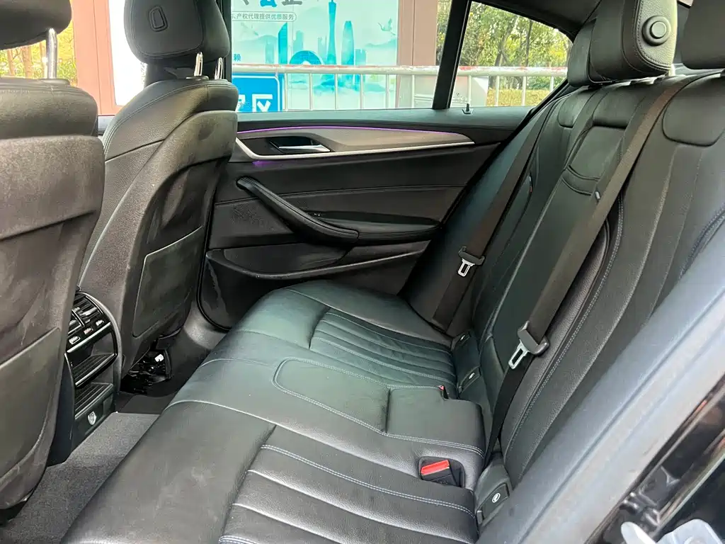 BMW BMW 5 Series Import 2018 525i M Sport Package 2018 - thumbnail 9