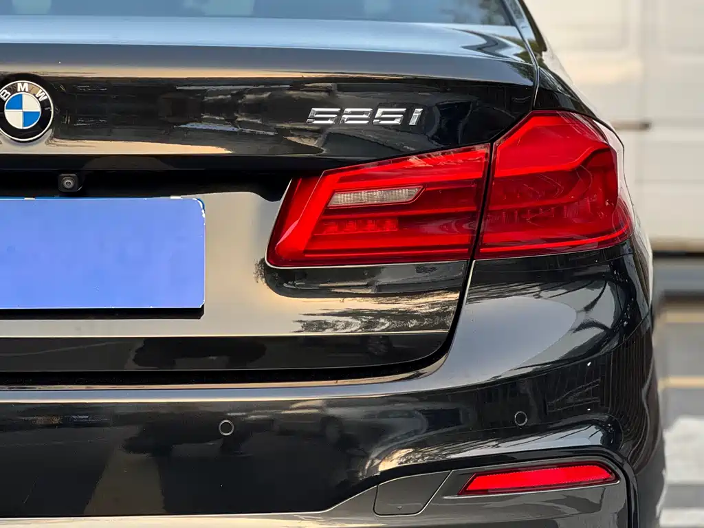 BMW BMW 5 Series Import 2018 525i M Sport Package 2018 - thumbnail 19