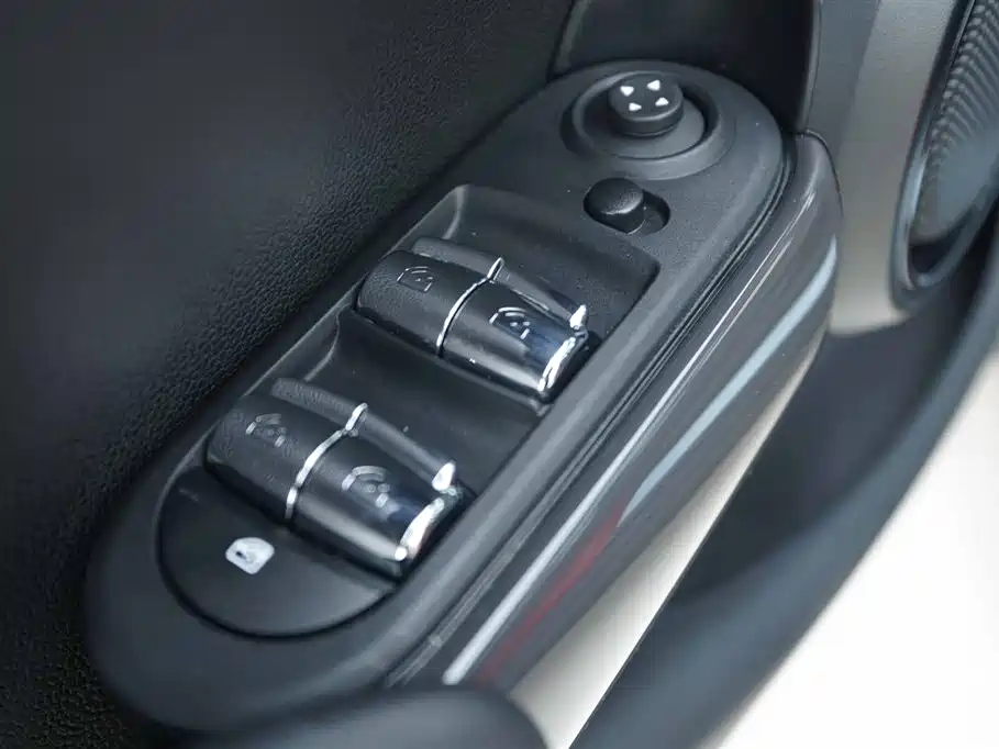 MINI MINI 2023 1.5T ONE 5-door 2023 - thumbnail 11