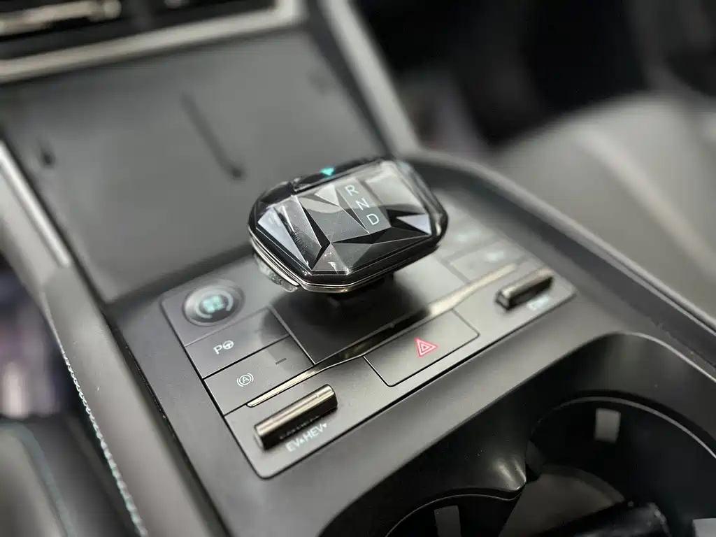 BYD BYD Qin L 2025 DM-i Intelligent Driving Version 120KM Leading Model 2025 - thumbnail 13