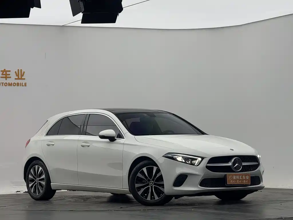Mercedes-Benz Mercedes-Benz A-Class 2021 A 200 Sport Edition 2022 - thumbnail 3