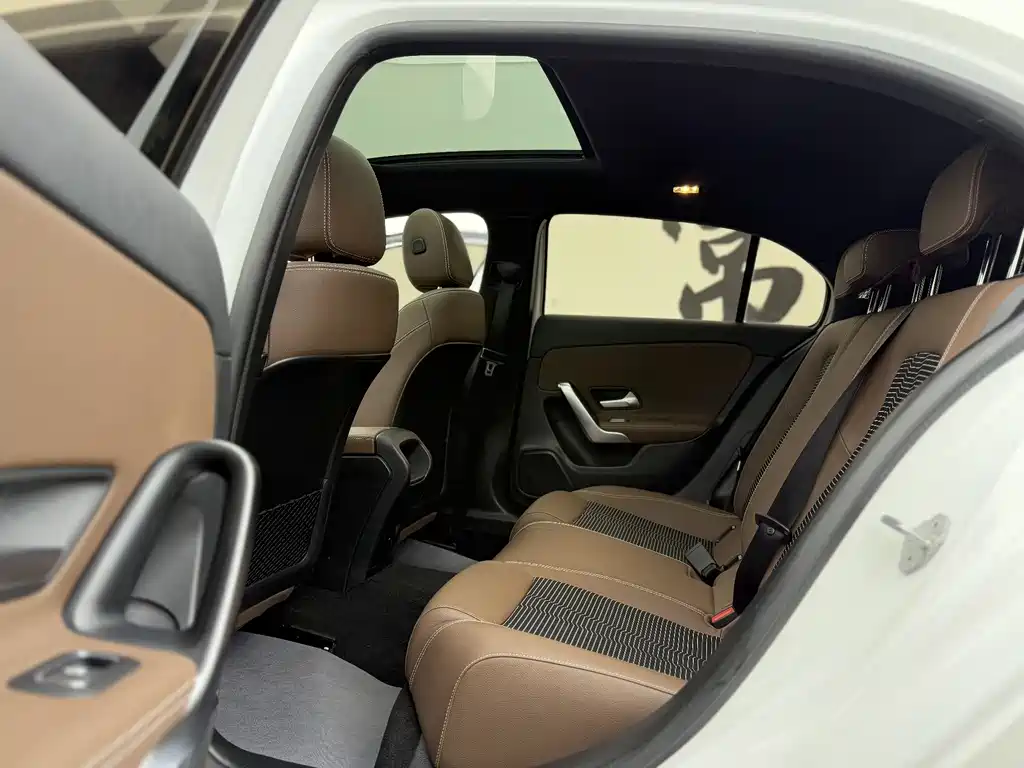 Mercedes-Benz Mercedes-Benz A-Class 2021 A 200 Sport Edition 2022 - thumbnail 6