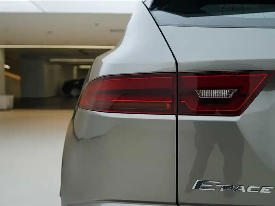 Jaguar Jaguar E-PACE 2024 R-DYNAMIC S 2023 - thumbnail 16
