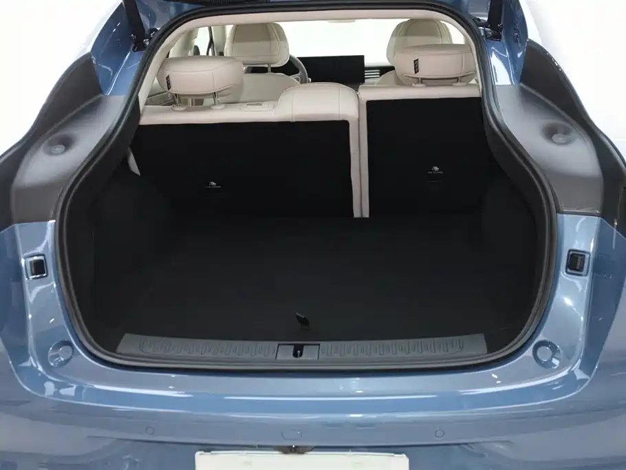 Zhiji Auto IM LS6 2026 Range Extender 52 Max 2025 - thumbnail 2