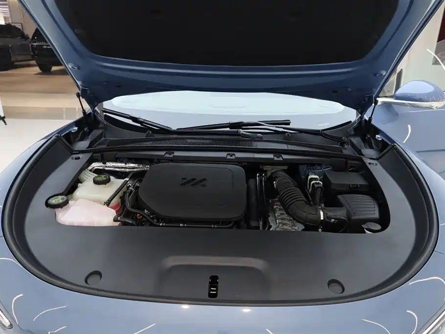 Zhiji Auto IM LS6 2026 Range Extender 52 Max 2025 - thumbnail 16