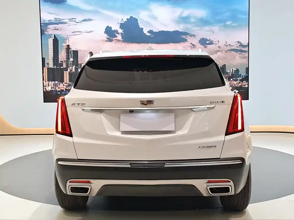 Cadillac Cadillac XT5 2022 2.0T FWD Luxury 2023 - thumbnail 6