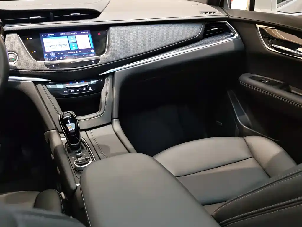 Cadillac Cadillac XT5 2022 2.0T FWD Luxury 2023 - thumbnail 16