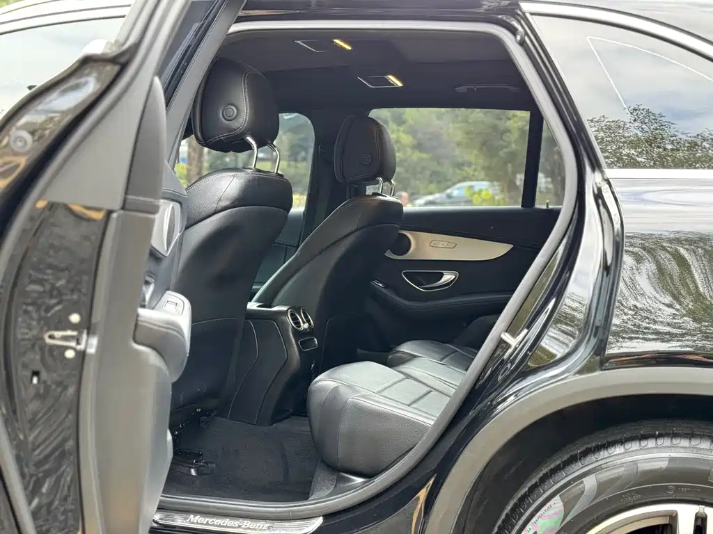 Mercedes-Benz Mercedes-Benz GLC 2021 GLC 260 L 4MATIC Sport Edition 2021 - thumbnail 4