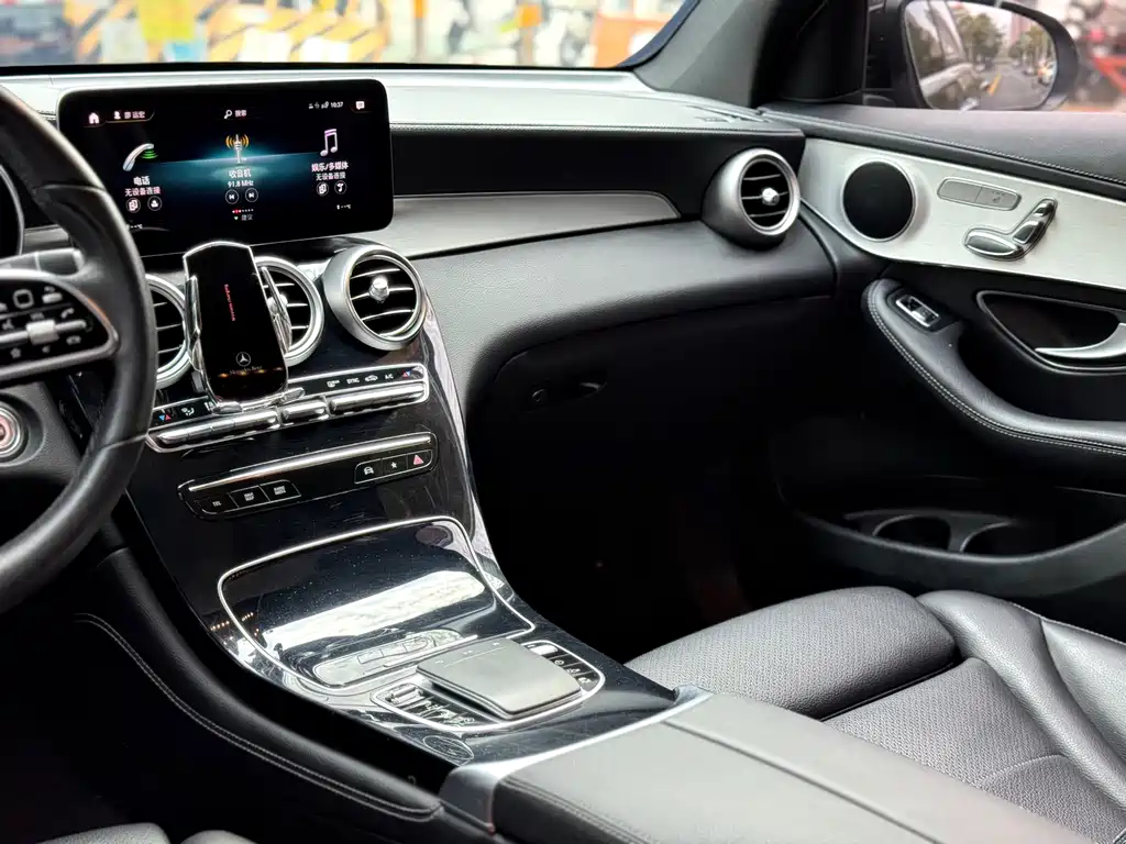 Mercedes-Benz Mercedes-Benz GLC 2021 GLC 260 L 4MATIC Sport Edition 2021 - thumbnail 8