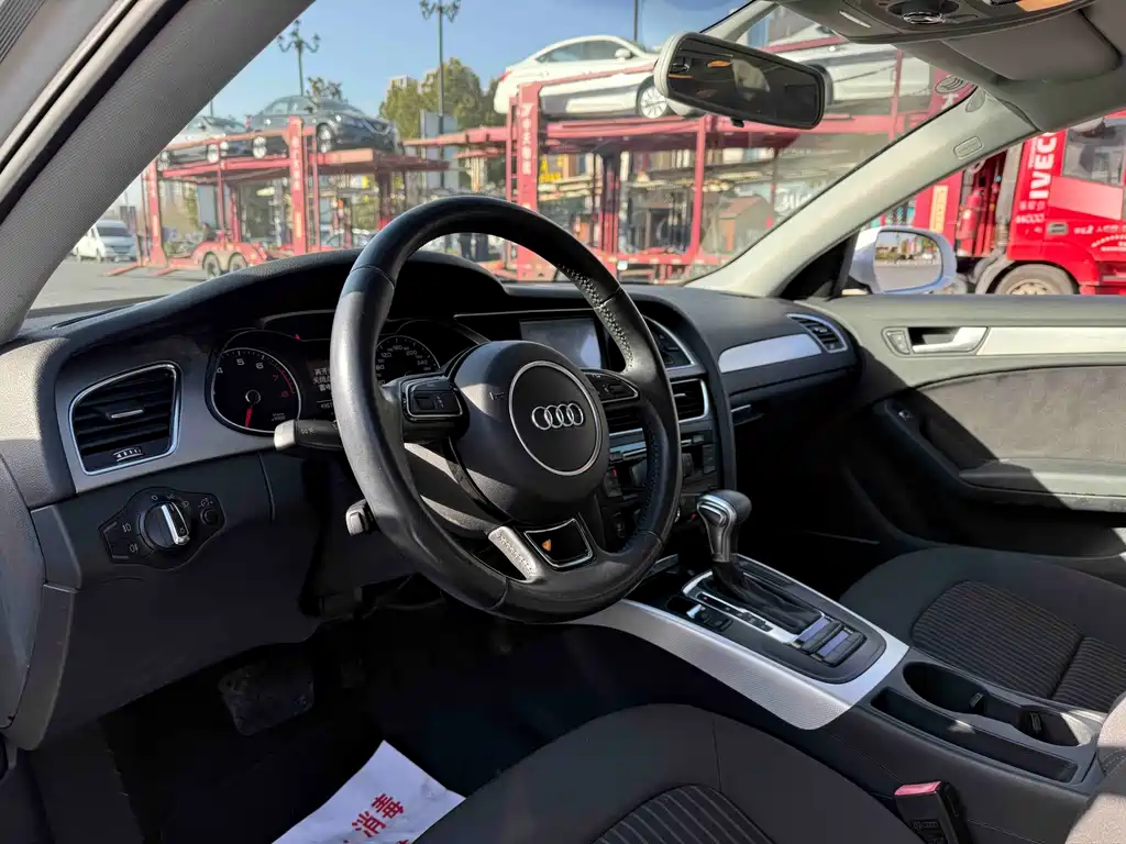 Audi Audi A4L 2013 35 TFSI Automatic Standard Model 2014 - thumbnail 7