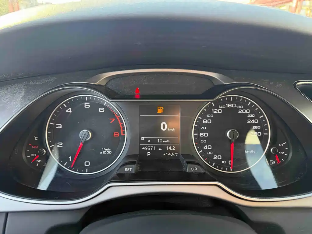 Audi Audi A4L 2013 35 TFSI Automatic Standard Model 2014 - thumbnail 11