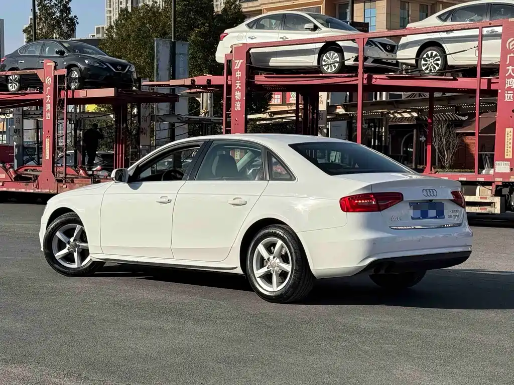 Audi Audi A4L 2013 35 TFSI Automatic Standard Model 2014 - thumbnail 21