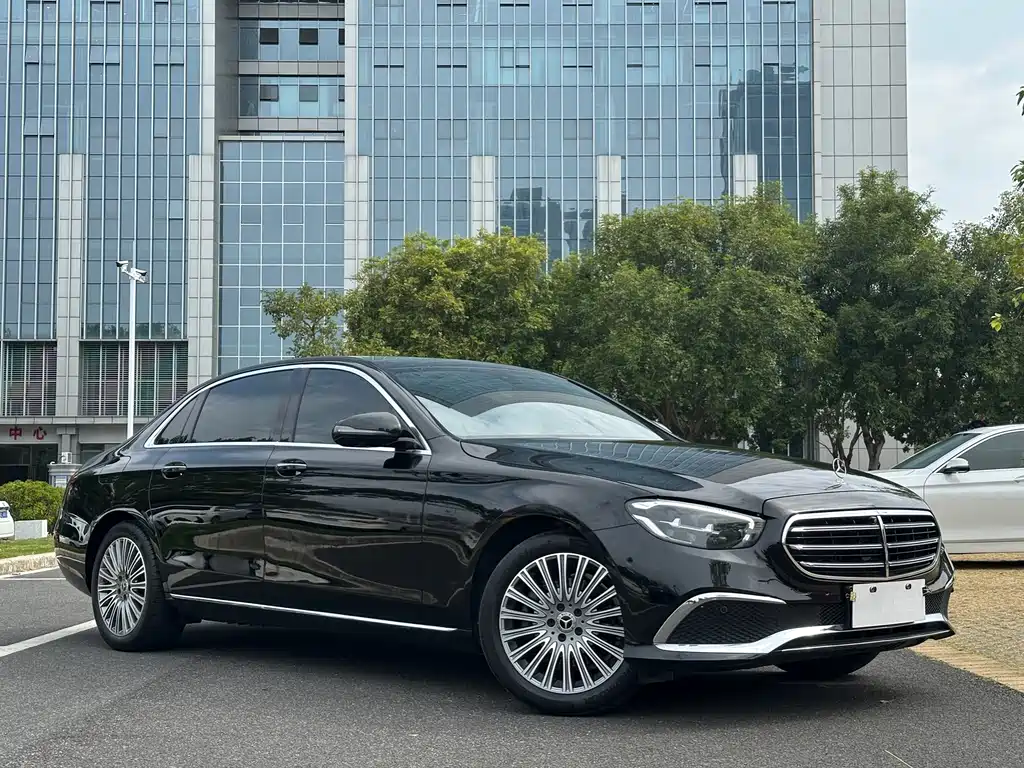 Mercedes-Benz Mercedes-Benz E-Class 2023 E 300 L Fashion Edition 2023 - thumbnail 3
