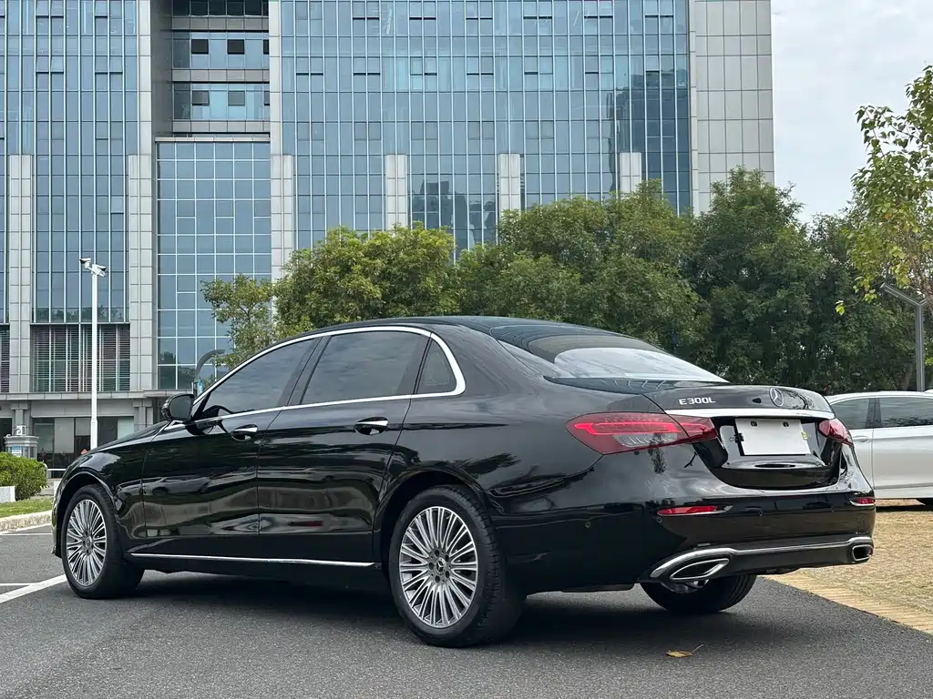 Mercedes-Benz Mercedes-Benz E-Class 2023 E 300 L Fashion Edition 2023 - thumbnail 11