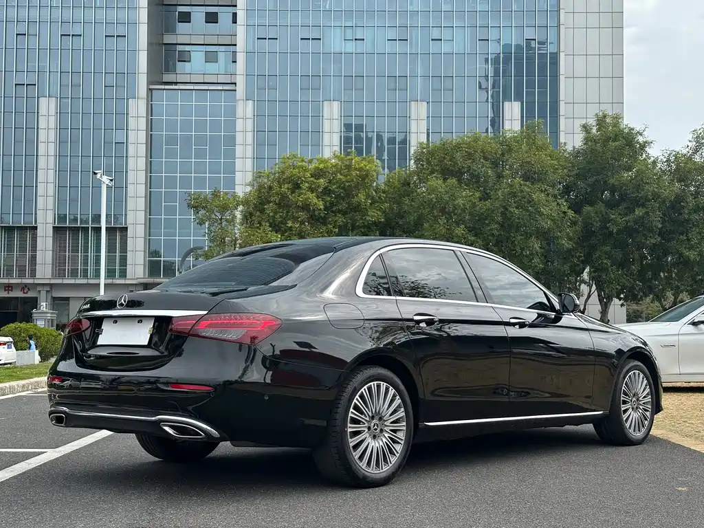 Mercedes-Benz Mercedes-Benz E-Class 2023 E 300 L Fashion Edition 2023 - thumbnail 13