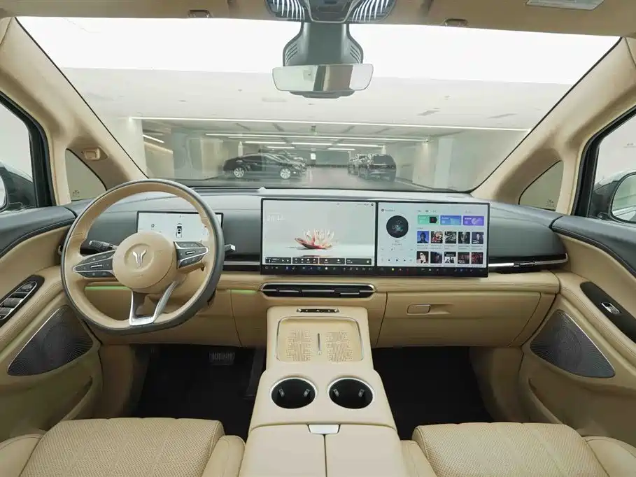 Lantu Automobile Lantu Dreamer 2025 PHEV AWD Flagship Kunpeng Edition 2024 - thumbnail 9