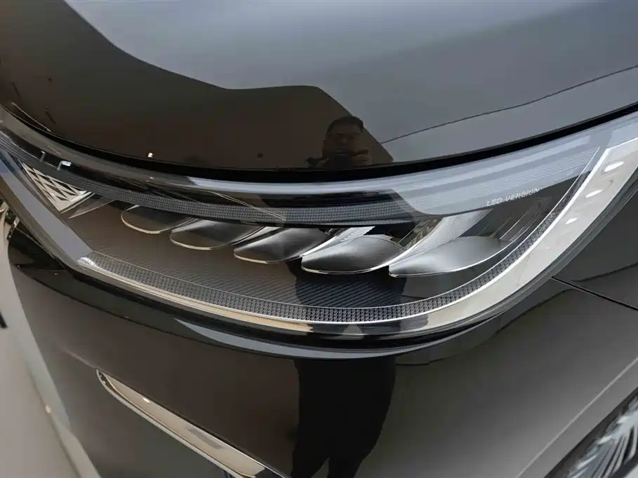 Lantu Automobile Lantu Dreamer 2025 PHEV AWD Flagship Kunpeng Edition 2024 - thumbnail 15