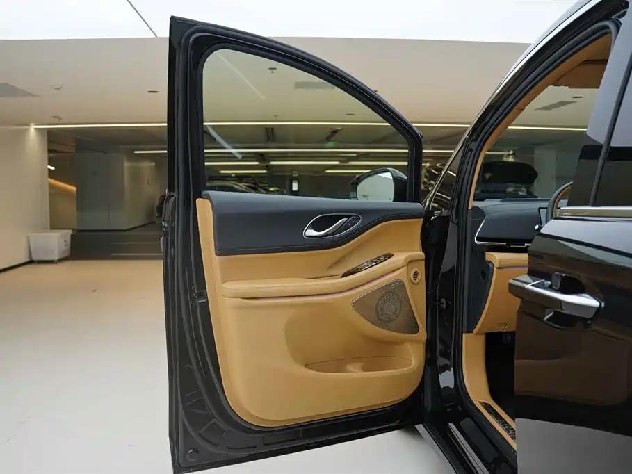 Lantu Automobile Lantu Dreamer 2025 PHEV AWD Flagship Kunpeng Edition 2024 - thumbnail 18