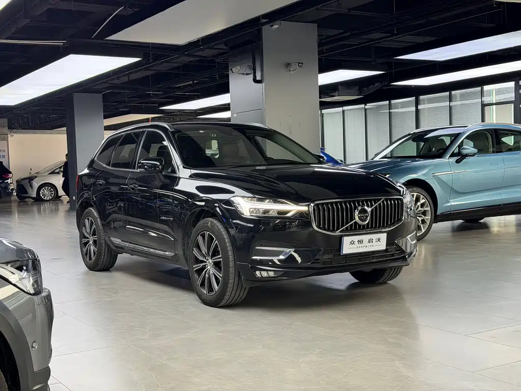 Volvo Volvo XC60 2018 T5 AWD Inscription Luxury Edition 2018 - thumbnail 3