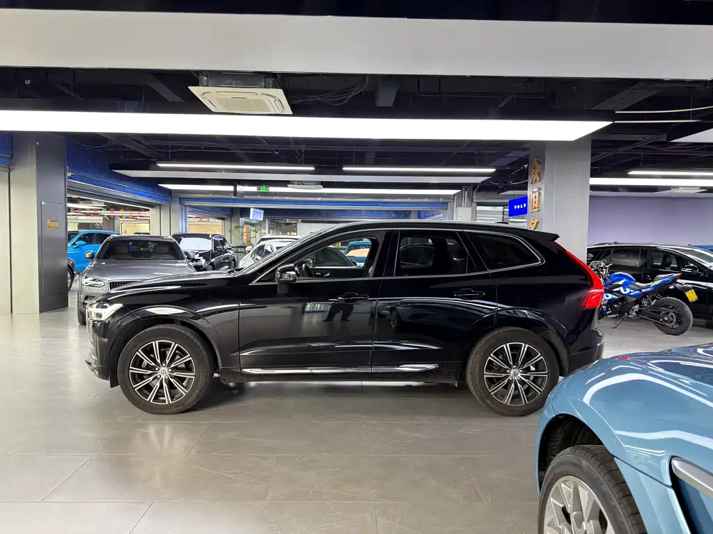 Volvo Volvo XC60 2018 T5 AWD Inscription Luxury Edition 2018 - thumbnail 4