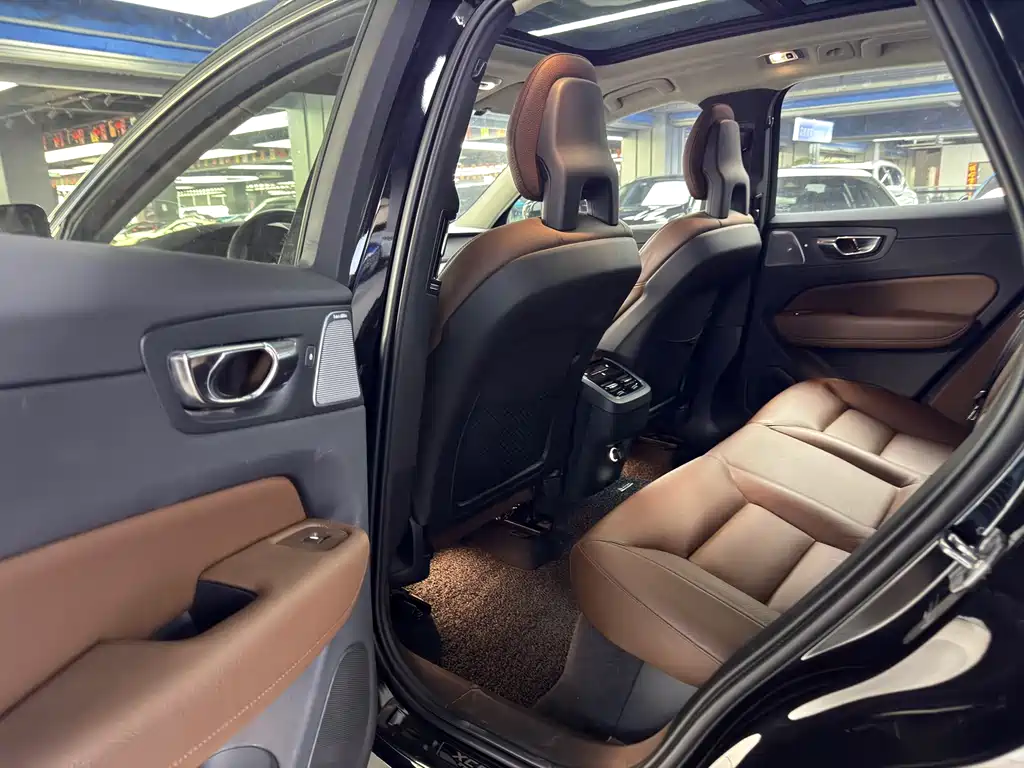 Volvo Volvo XC60 2018 T5 AWD Inscription Luxury Edition 2018 - thumbnail 13