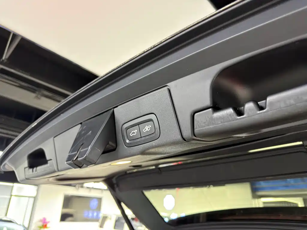 Volvo Volvo XC60 2018 T5 AWD Inscription Luxury Edition 2018 - thumbnail 18