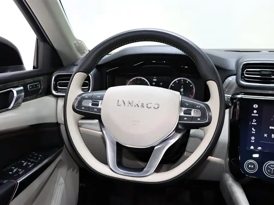 Lynk & Co Lynk & Co 02 2020 High Energy 2.0T Automatic AWD Pro Edition 2020 - thumbnail 13
