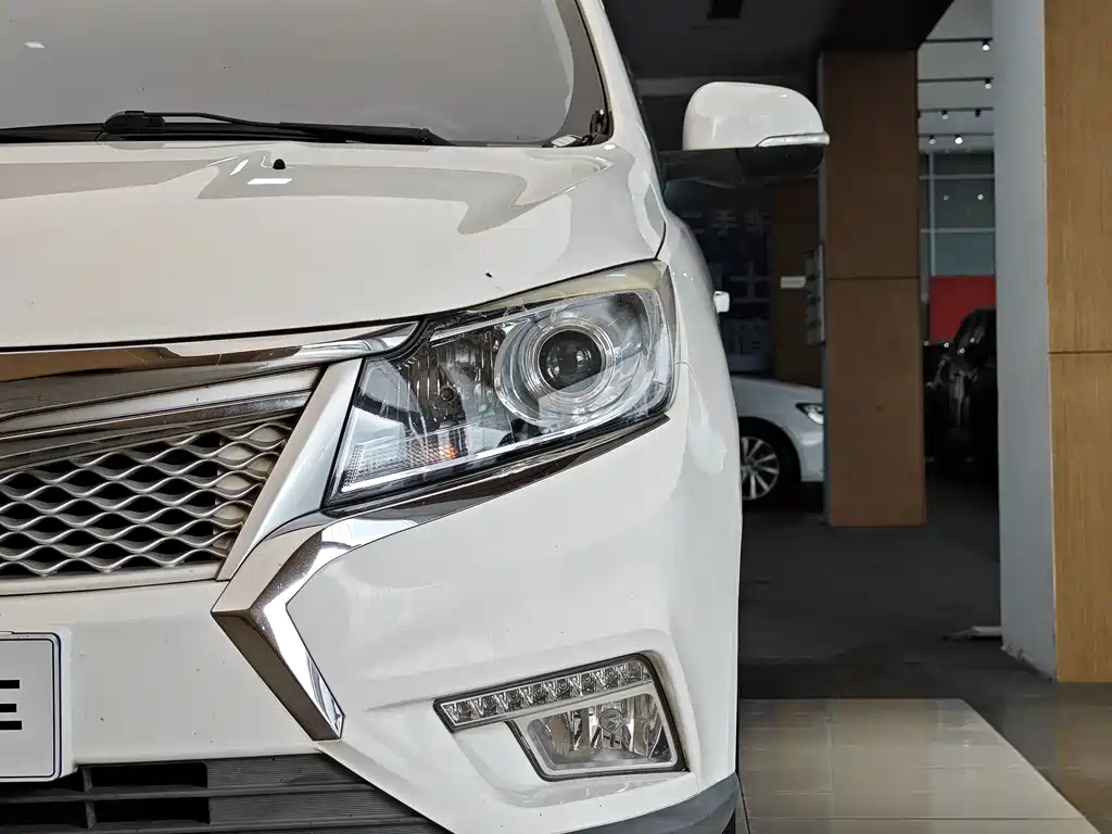 Bisu Auto Bisuzu M3 2017 1.5L Luxury Edition 2018 - thumbnail 2