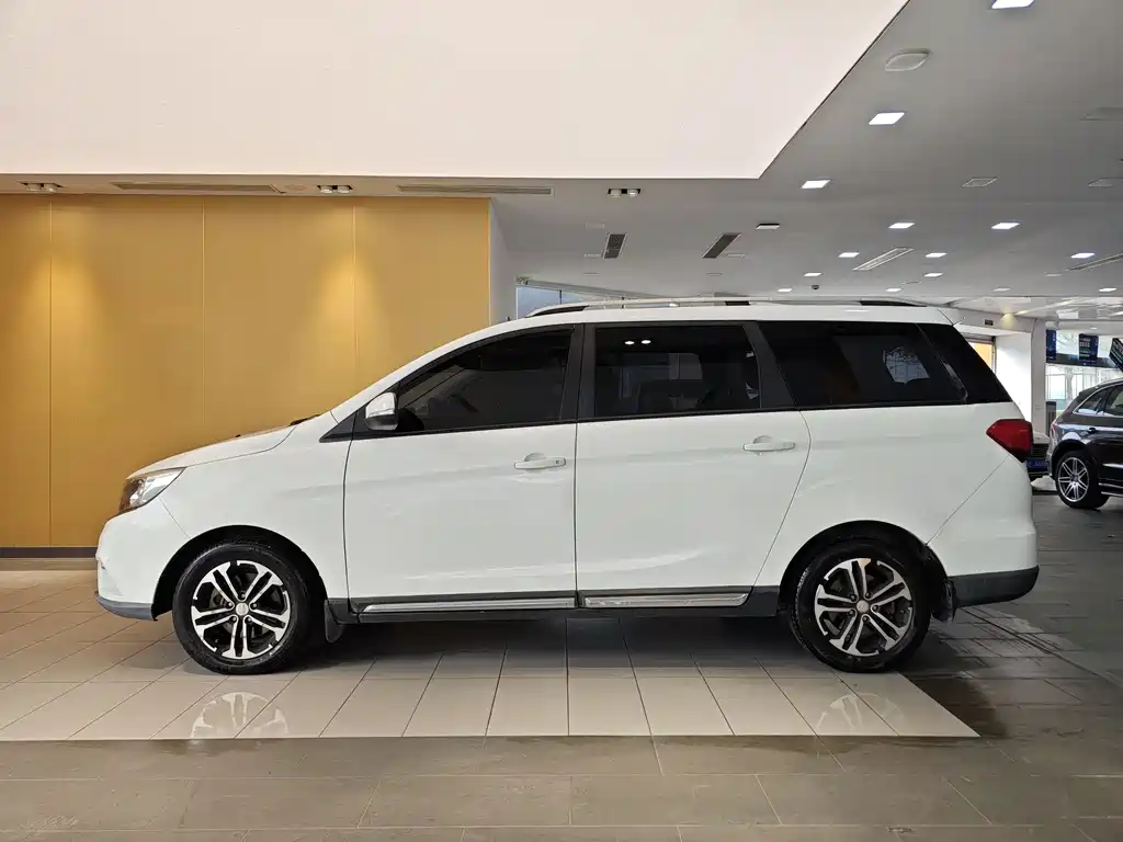 Bisu Auto Bisuzu M3 2017 1.5L Luxury Edition 2018 - thumbnail 6