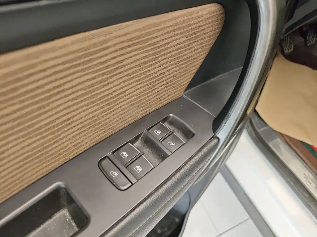 Bisu Auto Bisuzu M3 2017 1.5L Luxury Edition 2018 - thumbnail 9