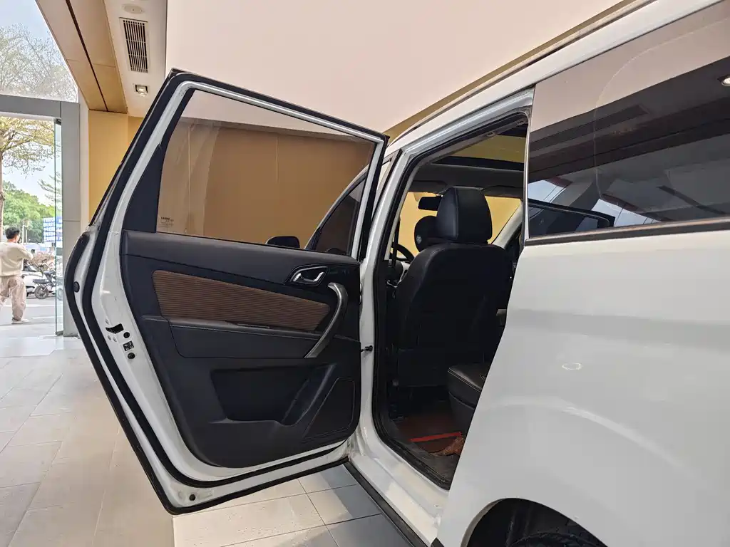 Bisu Auto Bisuzu M3 2017 1.5L Luxury Edition 2018 - thumbnail 20