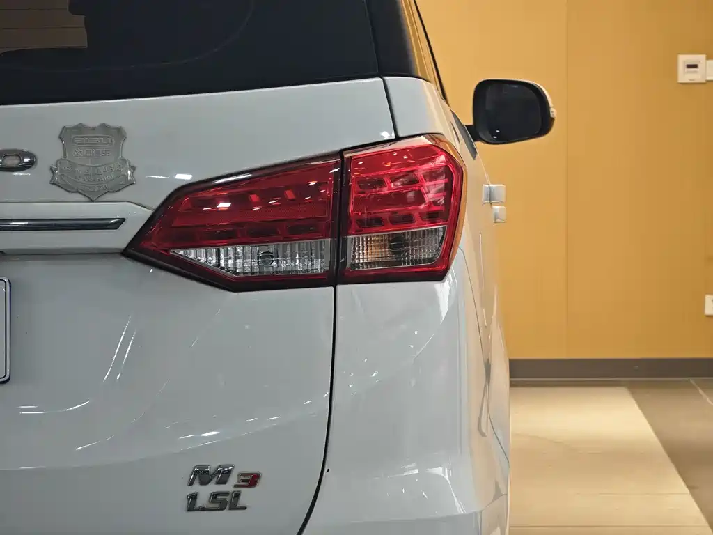 Bisu Auto Bisuzu M3 2017 1.5L Luxury Edition 2018 - thumbnail 26