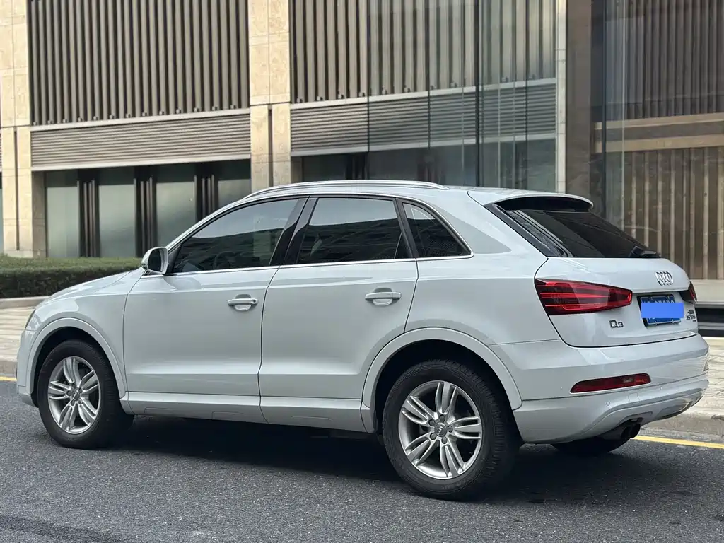Audi Audi Q3 2015 35 TFSI quattro Technology Package 2016 - thumbnail 3