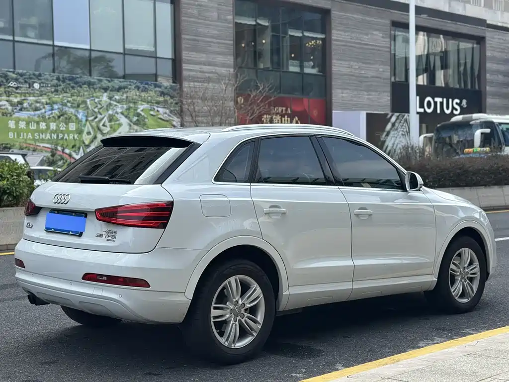 Audi Audi Q3 2015 35 TFSI quattro Technology Package 2016 - thumbnail 4