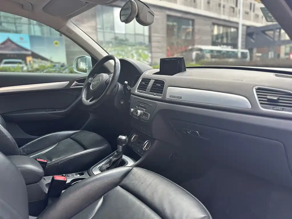 Audi Audi Q3 2015 35 TFSI quattro Technology Package 2016 - thumbnail 16