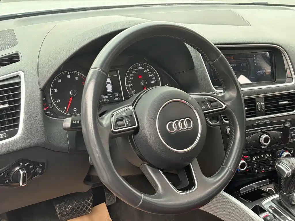 Audi Audi Q5 2017 Plus 40 TFSI Technology Edition 2018 - thumbnail 4