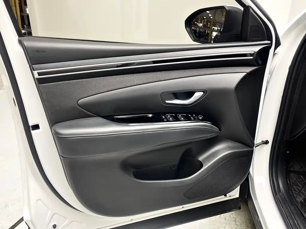 Hyundai Hyundai Tucson 2023 L 1.5T Automatic 2WD LUX Premium Edition 2023 - thumbnail 8