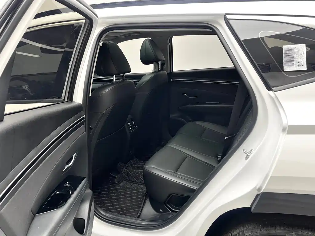Hyundai Hyundai Tucson 2023 L 1.5T Automatic 2WD LUX Premium Edition 2023 - thumbnail 10