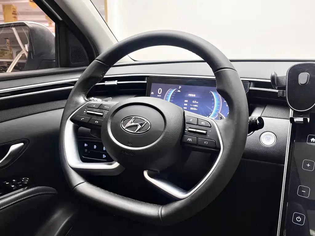 Hyundai Hyundai Tucson 2023 L 1.5T Automatic 2WD LUX Premium Edition 2023 - thumbnail 12