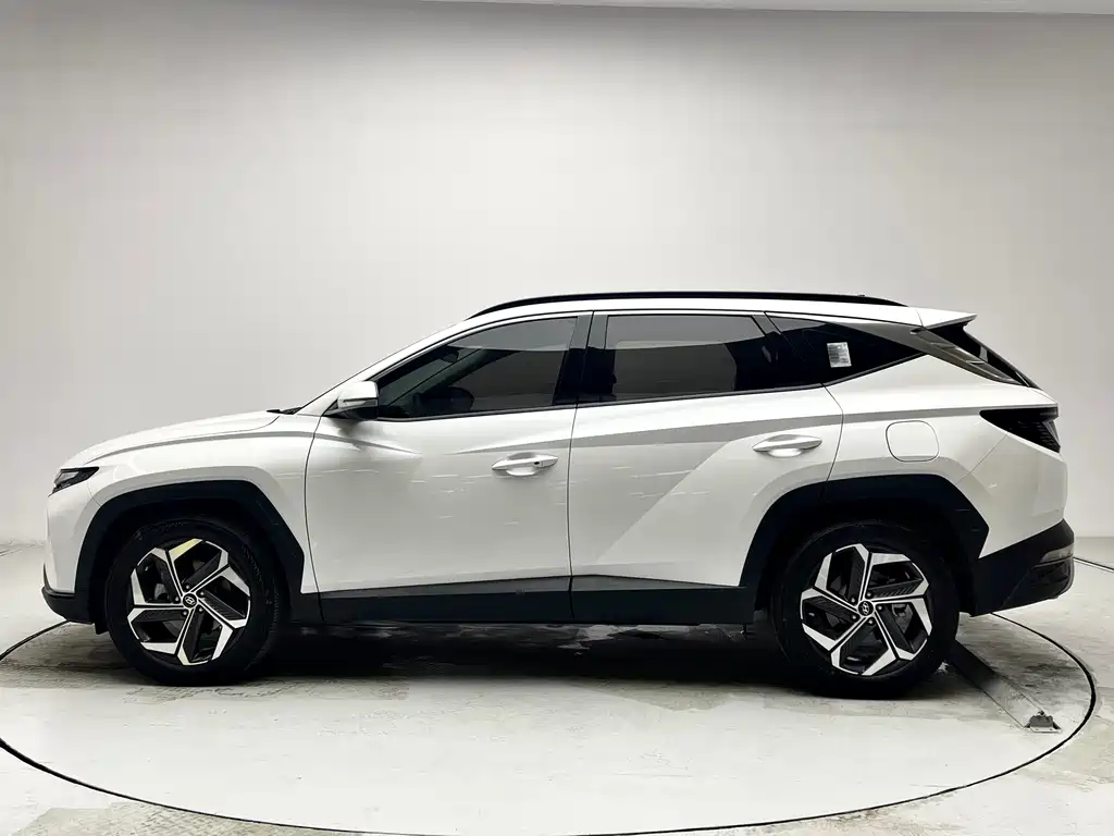 Hyundai Hyundai Tucson 2023 L 1.5T Automatic 2WD LUX Premium Edition 2023 - thumbnail 21