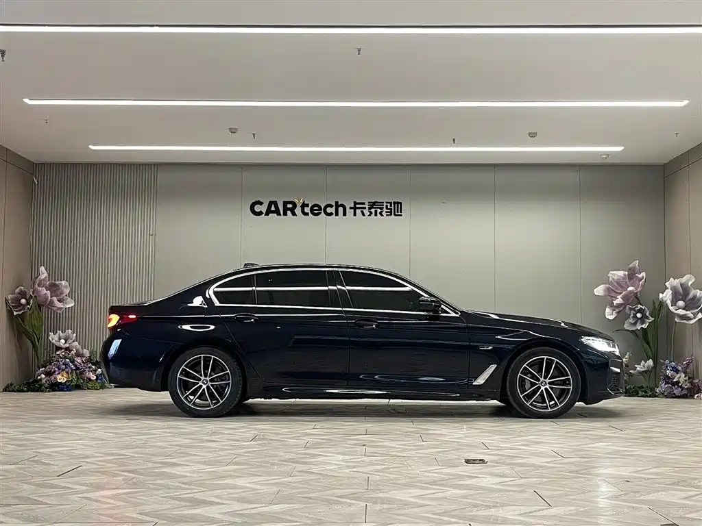 BMW BMW 5 Series Hybrid 2021 Model 535Le M Sport Package 2021 - thumbnail 4